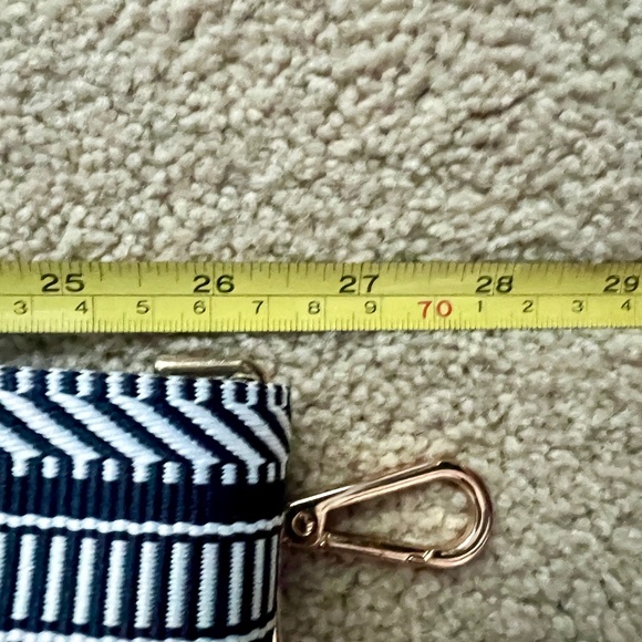 NWT Navy and White woven bag purse strap with gold accents extendable 28" to 52" - Picture 6 of 8